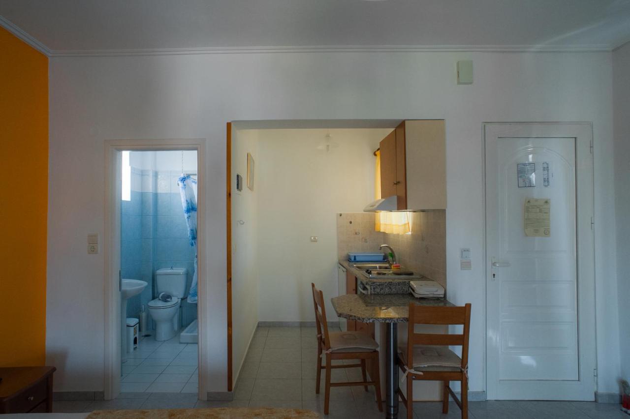 Marmaron Rooms Agiokampos  Ngoại thất bức ảnh
