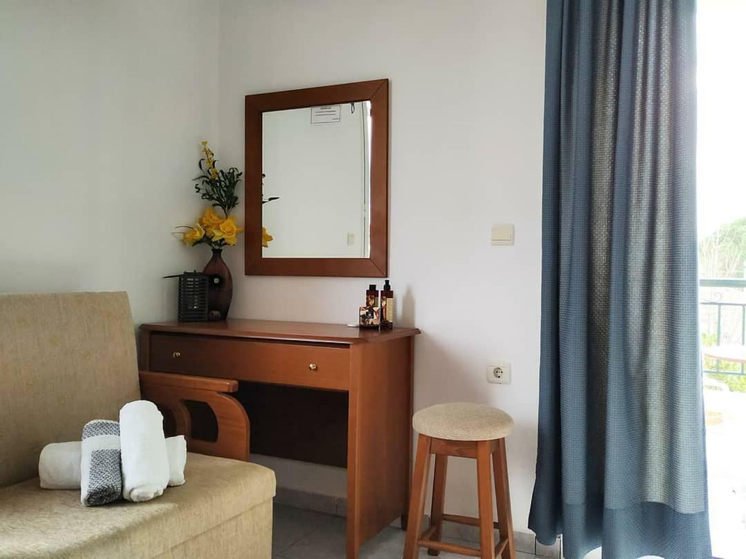 Marmaron Rooms Agiokampos  Ngoại thất bức ảnh